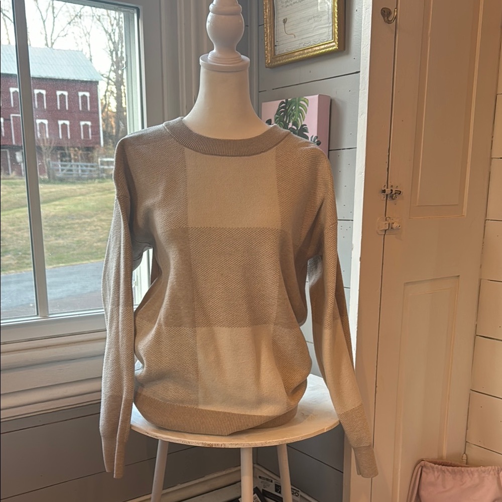 NWOT Tahari Beige Plaid Sweater